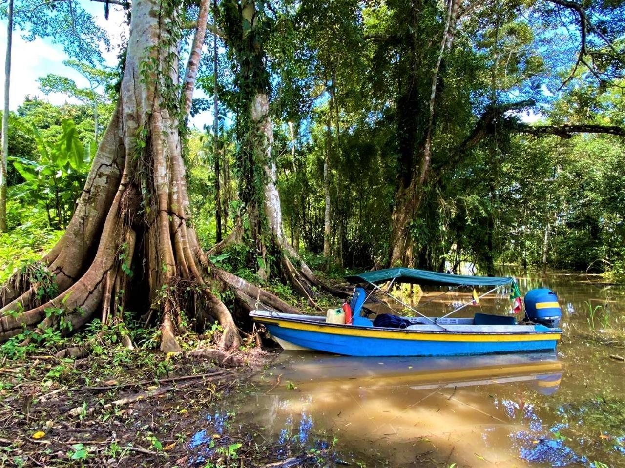 Amazon Acai Lodge Летисия Екстериор снимка
