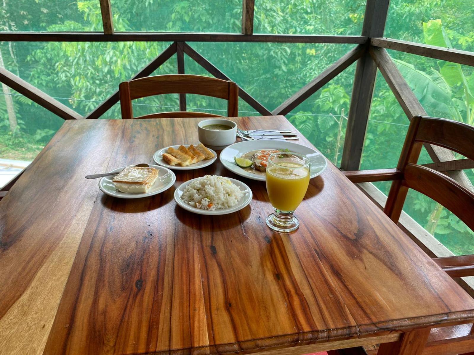 Amazon Acai Lodge Летисия Екстериор снимка